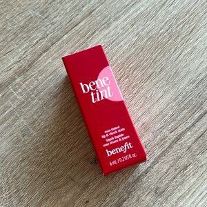 Benefit bene tint